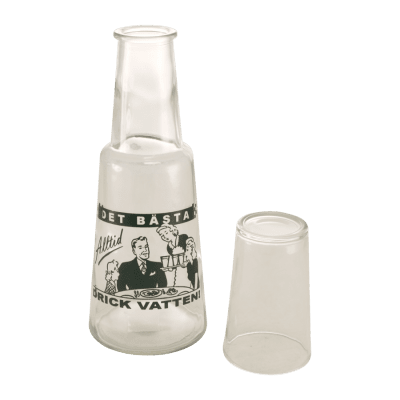 Vattenflaska med glas
